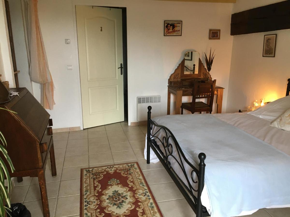 A L Epoque Bed and Breakfast Bouges  Εξωτερικό φωτογραφία