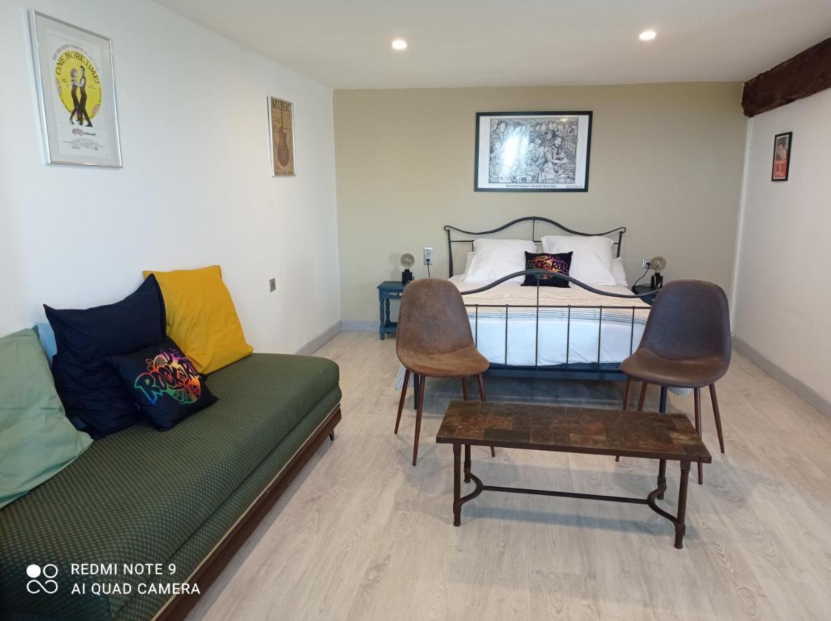 A L Epoque Bed and Breakfast Bouges  Εξωτερικό φωτογραφία