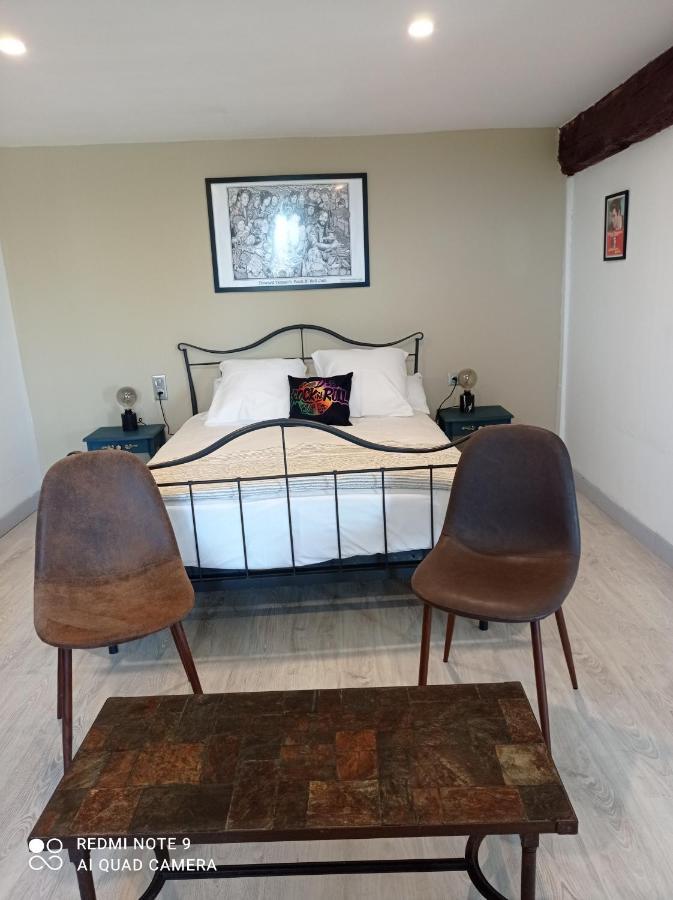 A L Epoque Bed and Breakfast Bouges  Εξωτερικό φωτογραφία