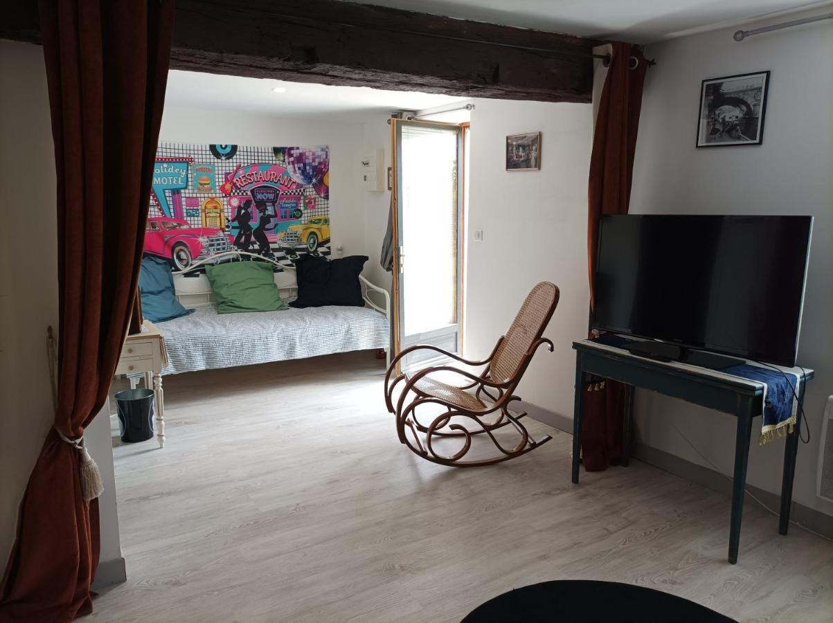 A L Epoque Bed and Breakfast Bouges  Εξωτερικό φωτογραφία