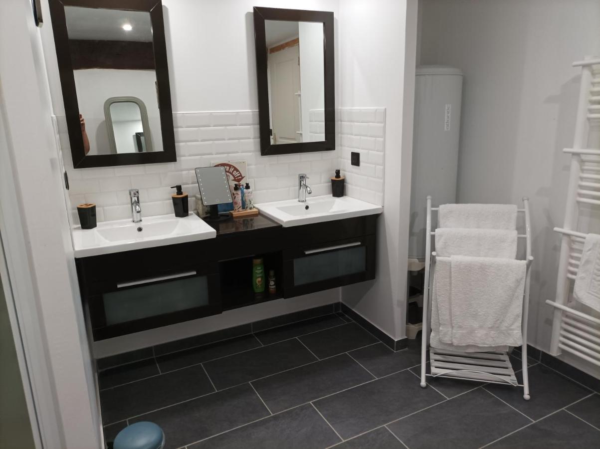 A L Epoque Bed and Breakfast Bouges  Εξωτερικό φωτογραφία